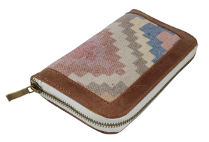 Pochette de créateur artisanale haut de gamme imprimée sur mesure pour femme, style moderne, plusieurs poches, fermeture éclair, tendance pour l'été - Product Image 1