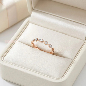 Anillo de Diamante Cultivado en Laboratorio con Corte Princesa y Corte Marquesa, Anillo de Compromiso Pasado, Presente y Futuro, con Piedras Laterales Graduadas, Anillo de Aniversario - Product Image 2