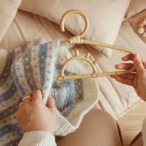 Organiseur de vêtements pour enfants, essentiels, magnifiques cintres en rotin, cintres personnalisés de différents designs - Product Image 4