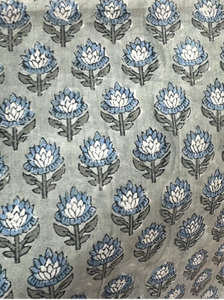 Tissu en coton imprimé à la main, motif floral lotus gris-bleu, doux et respirant, idéal pour la confection de robes, de kurtas et la décoration intérieure. - Product Image 6