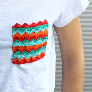 T-shirt d'été vintage pour femme en coton, crocheté, manches courtes, coupe classique, avec broderie mignonne en forme de cœur et nœud, motif dessin animé - Product Image 1