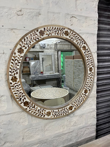 Miroir artisanal rond en bois MDF avec incrustations d'os, écologique, de luxe, moderne, style bohème indien et artistique - Product Image 2