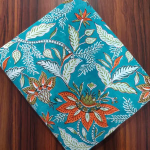 Tissu en coton pur de poids moyen, imprimé à la main, écologique, séchage rapide, doux, pour vêtements féminins, motif floral, fabriqué en Inde - Product Image 1