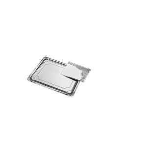 Plateau en papier argenté élégant jetable en provenance d'Espagne pour les kits de fournitures de fête - Product Image 1