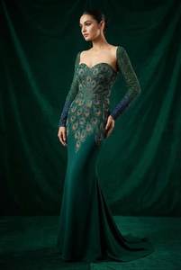 Robe de soirée de luxe brodée de paons |   Robe de soirée à manches longues et col cœur ornée de perles pour femmes, fournisseur en gros - Product Image 3