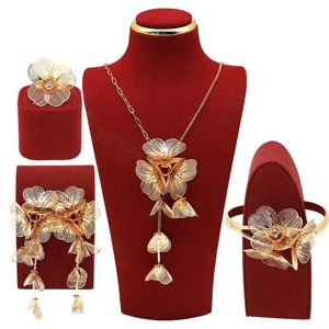 Conjunto de Brazalete y Anillo Abierto con Perlas y Flores, Chapado en Oro, Aleación, Unisex, Joyería de Moda para Aniversario - Product Image 4