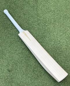 Classic Maple Right Hand Durable Maple Cricket Bat Hand-Stitched 40mm Thickness 2.8lbs Weight Professional Hardball Bat - Product Image 6