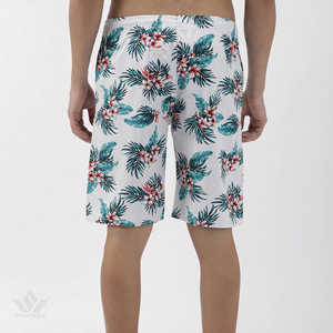 Shorts de bain pour hommes à imprimé floral tropical blanc, séchage rapide, taille élastique, avec poches latérales - Product Image 2