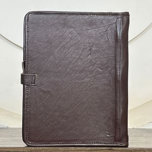 Superbe Organiseur Portefeuille en Cuir de Vachette avec Fermeture Éclair, Reliure à Anneaux, Bloc-Notes et Organiseur Professionnel – Édition Spéciale Septembre - Product Image 5