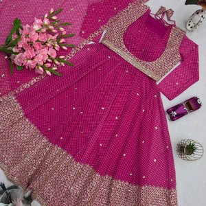 Robe de soirée en Georgette de renard de qualité supérieure à imprimé numérique avec koti lourd et broderie sur les deux côtés, entièrement cousue, longueur au sol 56 pouces, ensemble en gros - Product Image 1