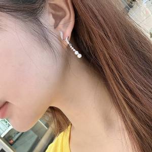 Boucles d'oreilles pendantes Galaxy Moonlight Fashion, perles d'eau douce et argent pur avec pompon, design populaire en gros - Product Image 4