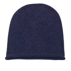 Bonnet d'hiver en cachemire pur tricoté à la main pour femme, ultra confortable, en fil doux, taille unique, personnalisable, chaud - Product Image 3