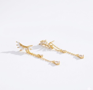 ต่างหูทองคำแท้ 14K รูปปีกนางฟ้า ประดับเพชรเลี้ยงในห้องปฏิบัติการ แบบห้อยระย้า ต่างหูแบบโซ่ ต่างหูสำหรับงานแต่งงาน ต่างหูแบบแชนเดอเลียร์สำหรับเจ้าสาว - Product Image 2