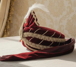 Turbante étnico indio de terciopelo Safa con bordado dorado y plumas para accesorios de boda para novio, estilo para las cuatro estaciones - Product Image 1