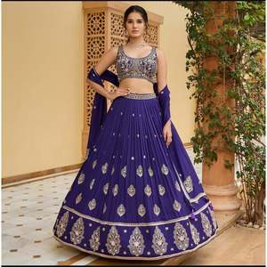 Magnifique Lehenga Choli brodé violet avec travail de sequins, marque NF, pour les mariages - Product Image 5