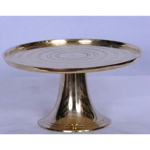 Support à gâteau en métal doré au design attrayant, classique, rond, texture martelée, pour présentation de gâteaux lors de mariages et de réceptions. - Product Image 2