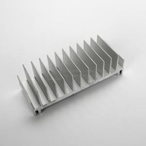 Profilé d'extrusion en aluminium de la série 7000 personnalisé OEM pour la dissipation thermique avec une tolérance de 10 % - Product Image 1