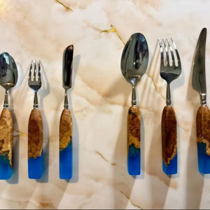Juego de Cubiertos de Acero Inoxidable con Mango de Resina de Lujo, Cuchara, Tenedor, Cuchillo, Vajilla Reutilizable, Ecológica, Apta para Lavavajillas - Product Image 1