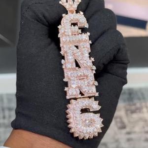 Collar unisex de plata de ley 925 con baño de oro y moissanita, diseño de rostro, estilo hip hop, con colgante de novedad, certificado GRA, personalizable. - Product Image 1