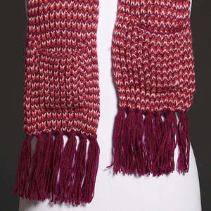 ผ้าพันคอไหมพรมสไตล์นอร์ดิกสำหรับทุกเพศ - ผ้าพันคอเนื้อนุ่มลายฤดูหนาว - ผ้าพันคอถักลายริบพร้อมโลโก้สั่งทำได้ - เครื่องประดับแฟชั่น - Product Image 2