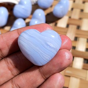 คริสตัลหัวใจอาเกตบลูลูกไม้ธรรมชาติ ขัดเงาด้วยมือ สำหรับบำบัดรักษา พลังงานจักระ เฟิงสุ่ย การทำสมาธิ และเรกิ - Product Image 3