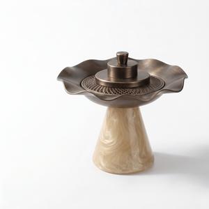 Quemador de Incienso Moderno con Base de Resina y Tapa Metálica Ondulada, Hecho a Mano, Elegante Centro de Mesa, Decoración de Lujo para Mesa, Porta Incienso Árabe Oud Bakhoor - Product Image 3
