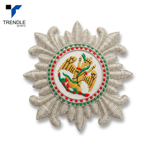 Patch en tissu de laine brodé 3D fait main de forme irrégulière avec motif de dragon doré à coudre par TRENDLE SPORTS - Product Image 2
