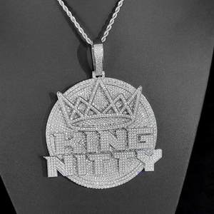 Colgante de Moissanita Personalizado King Nutty Crown, Joyería Hip Hop Iced Out, Pieza de Cadena con Diamantes Redondos - Product Image 3
