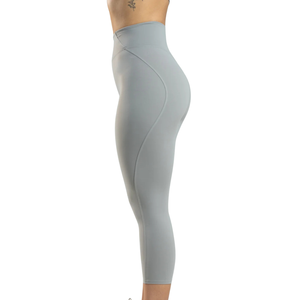Leggings Capri Gris Clair Taille Haute pour Femme – Compression, Gym, Fitness, Yoga, Entraînement, Extensible, Athlétique, Performance - Product Image 4