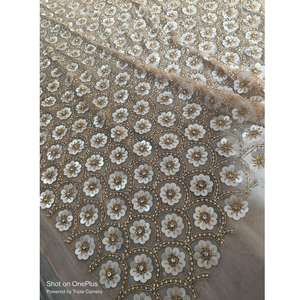 Tissu en dentelle élégant à sequins et perles, broderie perlée sur maille pour robe de mariée de haute couture - Product Image 3