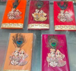 Célébrez l'amour divin et les traditions festives avec ces magnifiques enveloppes Radha Krishna Shagun, fabriquées à la main. - Product Image 1