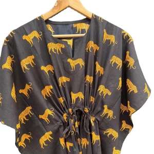 Caftán de algodón ligero y cómodo para mujer, con estampado indio a mano, manga corta, vestido maxi, informal, para la noche, o como pareo de baño. - Product Image 1