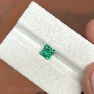 Esmeralda Natural de Zambia de Lujo, 1.06 Quilates, Verde Intenso, Corte Cuadrado Escalonado, Gema Preciosa Suelta para Joyería Fina Personalizada - Product Image 3