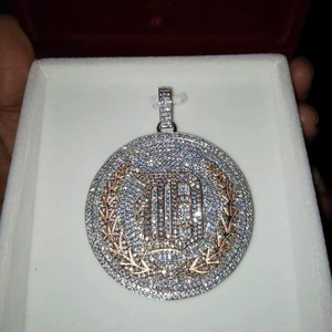 Pendentif cercle personnalisé bicolore avec lettre, en argent 925 plaqué or 18 carats, Moissanite, Bijou de luxe Hip Hop Bling Iced pour homme, idéal pour les soirées - Product Image 4