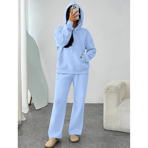 Ensemble assorti sweat à capuche et pantalon de couleur neutre pour femme, style streetwear oversize, tenue de mode hivernale - Product Image 3