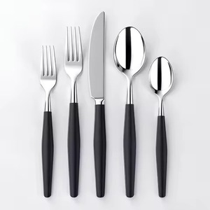 ชุดช้อนส้อมโลหะพรีเมียมเคลือบทอง สำหรับใช้ในครัว ร้านอาหาร และงานเลี้ยง - Product Image 3
