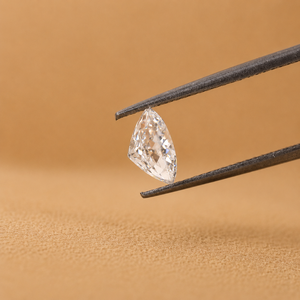 Diamante Suelto Redondo Brillante de Corte Portugués Cultivado en Laboratorio con Certificación IGI |   Color D Claridad VVS |   Gema de 1 a 5 Quilates para Compromiso R - Product Image 3