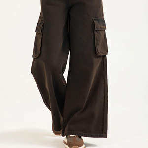 Jeans de mezclilla negros al por mayor de alta calidad para mujer, con 6 bolsillos, fabricados en Pakistán, corte ajustado. - Product Image 2