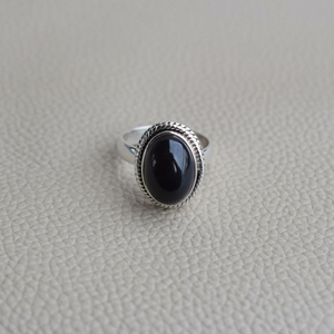 Bague de mariage classique en argent sterling 925 faite à la main avec pierre précieuse onyx noir, bijoux fins pour fiançailles et anniversaire - Product Image 2