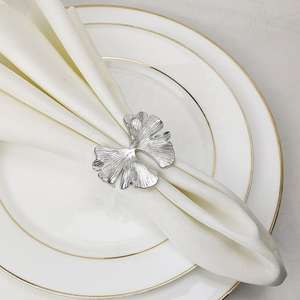 แหวนรองผ้าเช็ดปากโลหะดีไซน์เนอร์สำหรับตกแต่งโต๊ะอาหาร อุปกรณ์เสริมสำหรับรับประทานอาหารที่หรูหราสำหรับโรงแรมและร้านอาหาร - Product Image 3