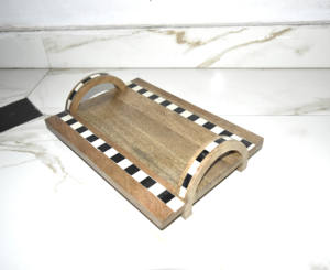 Bandeja de servir de resina y madera de mango personalizada al por mayor con asa para hotel y restaurante, bandeja de servir de madera de alta calidad - Product Image 1