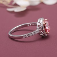 Bague de fiançailles et de mariage en or plaqué rhodium 9 carats avec halo de diamants roses ronds cultivés en laboratoire certifiés IGI pour anniversaire et cadeau
