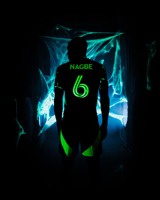 Seragam Jersey Sublimasi Kustom Soccer Glow Kingdom Lengan Pendek Cepat Kering 100% Poliester Anti-Bakteri Perlindungan UV Hitam