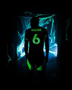 Uniforme de Fútbol Personalizado Soccer Glow Kingdom con Sublimación, Manga Corta, Secado Rápido, Efecto Luminoso Negro Verde Neón - Product Image 6