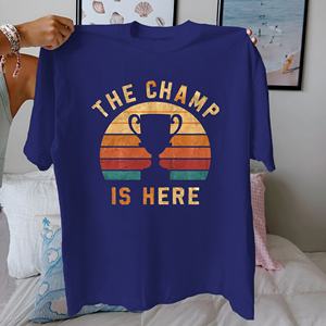 Trofeo THE CHAMP IS HERE Camiseta de algodón puro para mujer ajuste cómodo - Product Image 3