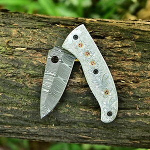 Cuchillos plegables para exteriores con forma de hoja para caza, pesca y preparación de comidas en campamentos. - Product Image 4