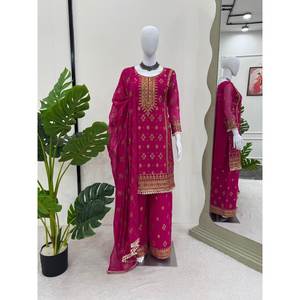 Ensemble de costume de soirée de créateur avec travail de fil et de séquence, taille XL - Product Image 4