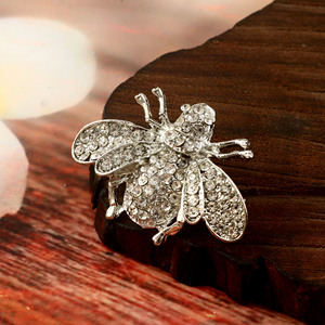 Broche de Mariposa de Cristal, Pin de Solapa de Insecto Chapado en Plata de Latón, Accesorio de Moda, Regalo para Mujer para Boda, Compromiso o Fiesta - Product Image 3