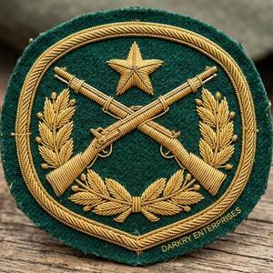 Parche Bordado a Mano con Hilo de Oro, Escudo y Espada, Insignia de Estrella en Fieltro Marrón, Servicio Personalizado para Uniformes y Blazers - Product Image 6