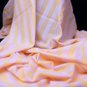Tissu en coton Khadi 100% biologique, tissé à la main, rayé, léger, respirant, 60 GSM, séchage rapide, écologique, chemises pour filles et garçons - Product Image 1